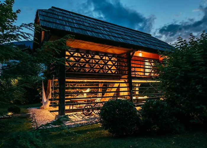 Gasthuis House Raduha 4*